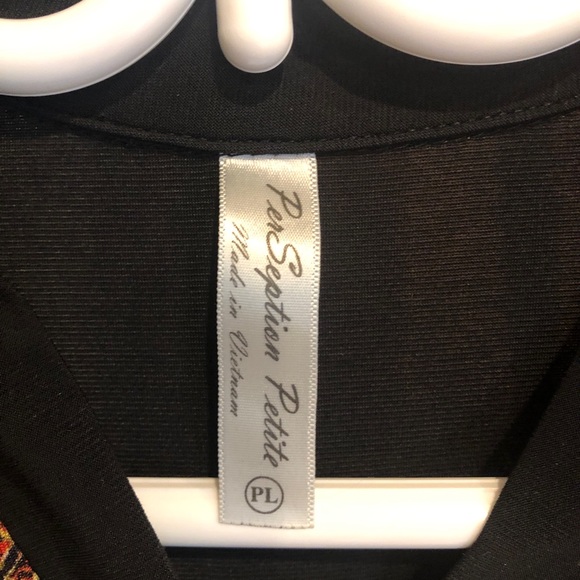 Beautiful red and black blouse - Picture 2 of 4